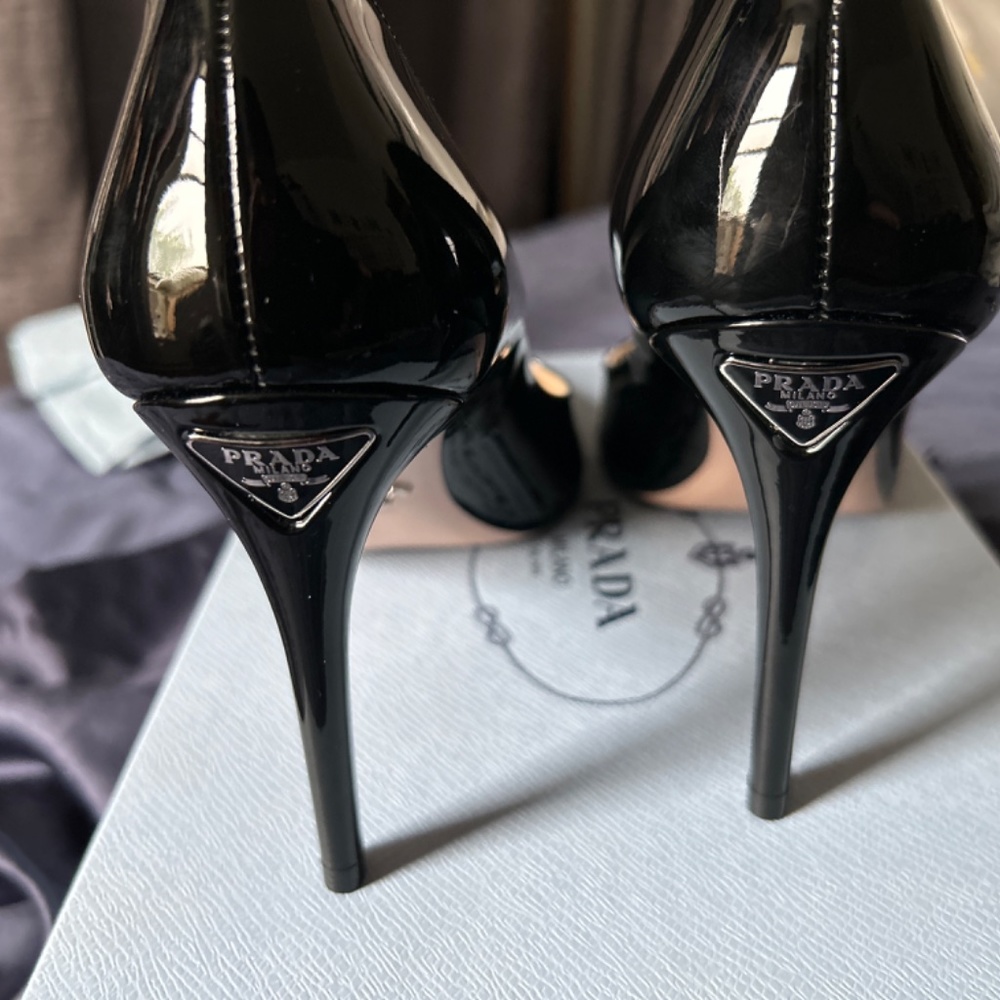 Prada Shoes - Picture 4 of 4